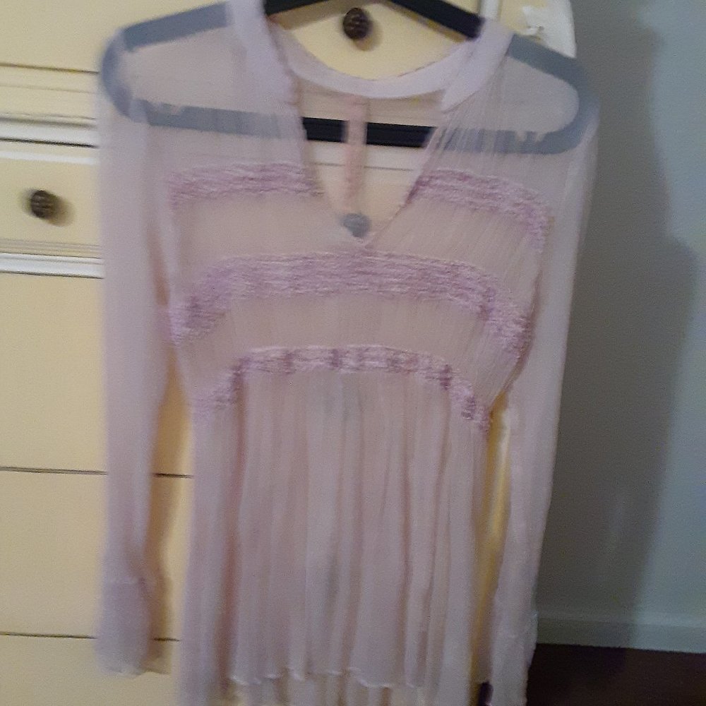 Pretty Fem blush coloured soft 100 % silk top